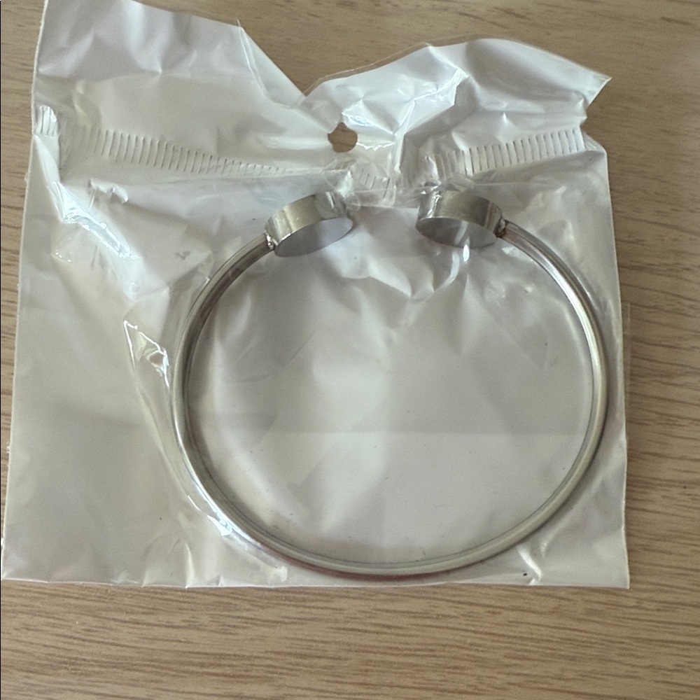 Elegant Silver Bangle Bracelet